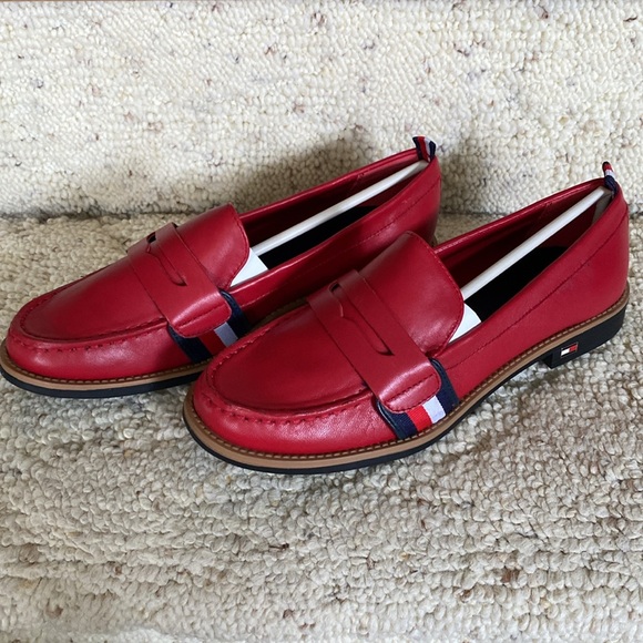 NIB! Tommy Hilfiger Classic Penny loafer, Karvel. Size 6.5 M. - Picture 3 of 8